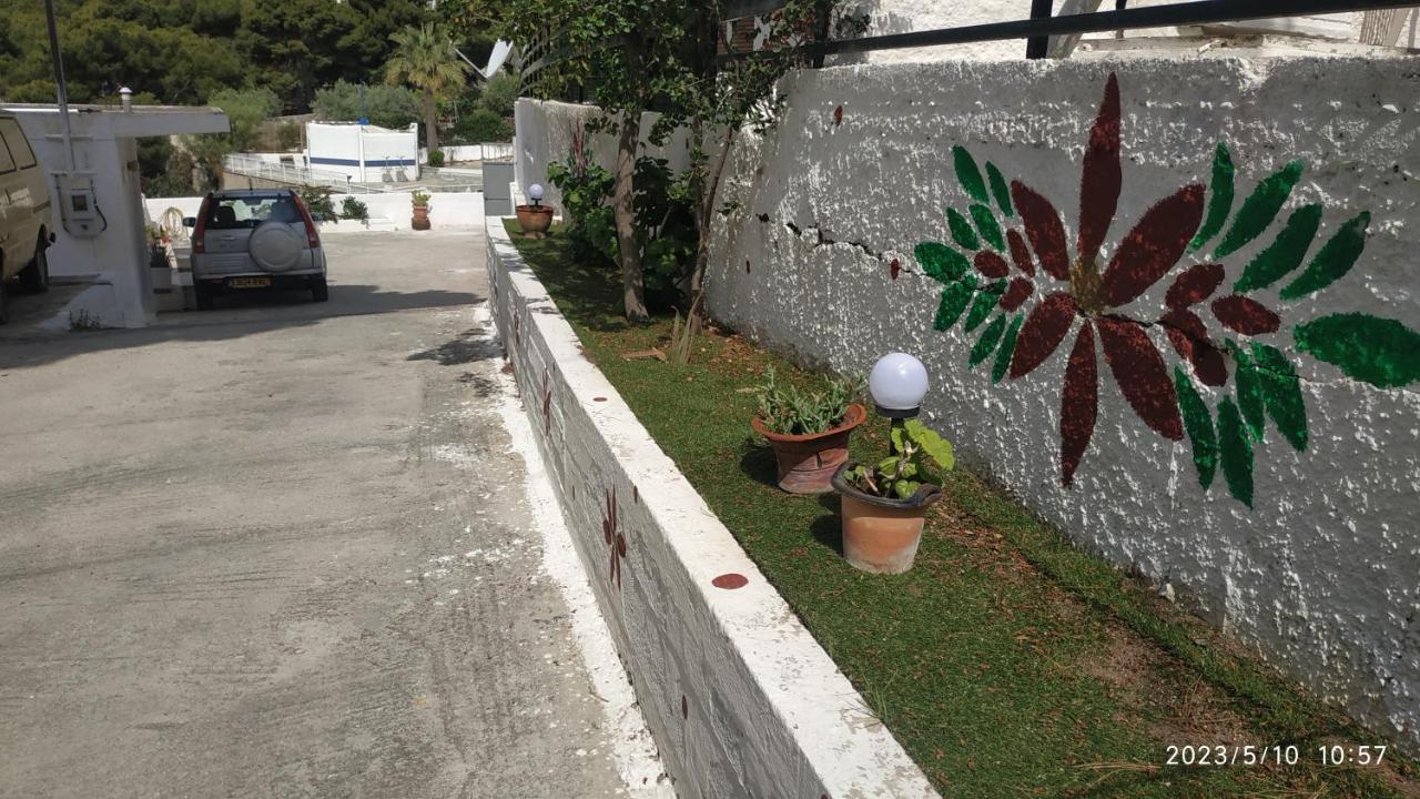Meltemi Apartments Agia Marina  Dış mekan fotoğraf