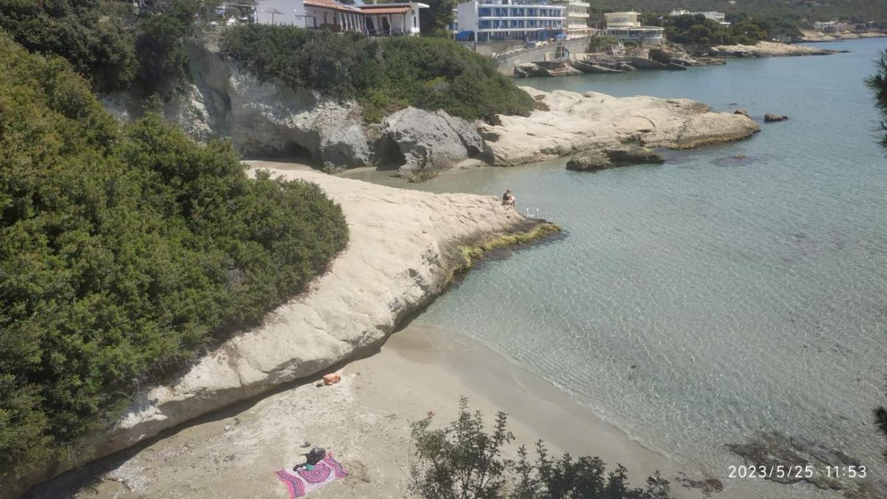 Meltemi Apartments Agia Marina  Dış mekan fotoğraf