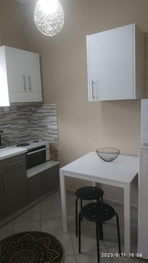 Meltemi Apartments Agia Marina  Dış mekan fotoğraf