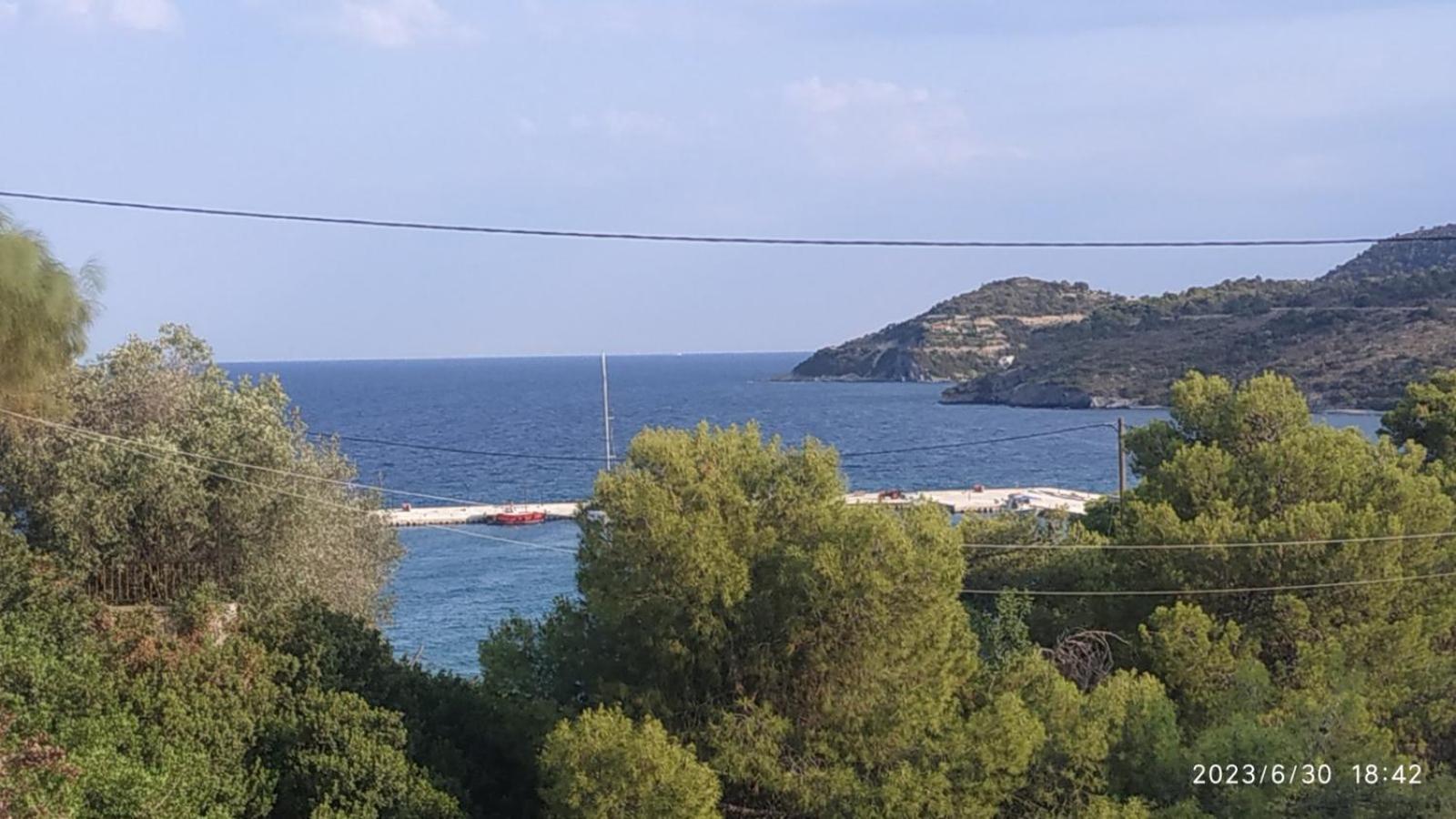 Meltemi Apartments Agia Marina  Dış mekan fotoğraf